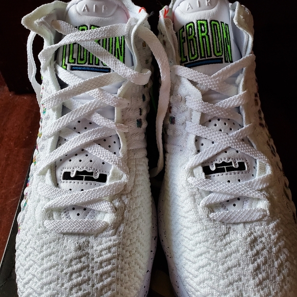 Lebrons "What thes " - Picture 2 of 4